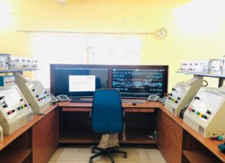 खजराहा स्टेशन पर तीसरी लाइन पर इलेक्ट्रॉनिक इंटरलॉकिंग का संस्थापन