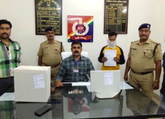 आरपीएफ डिटेक्टिव विंग ने पर्सनल यूजर आईडी पर ई टिकिट बना कर ब्लेक करते दबोचा