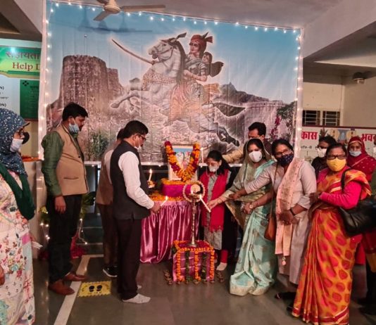 खूब लड़ी मर्दानी वह तो झांसी वाली रानी थी….