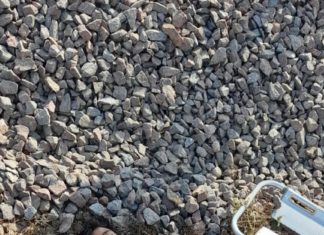 कान में लगी लीड से पहुंचा मौत के कगार पर