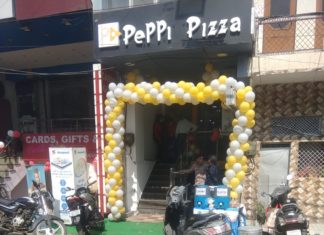 सीपरी बाजार में पेप्पी पिज्जा के नये प्रतिष्ठान का शुभारंभ