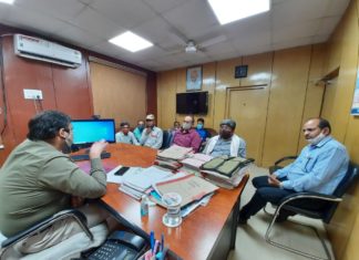 डीजल लोको शेड में समस्याओं को सीनियर डीएमई को बताया