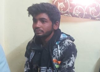 डबरा में पंजाब मेल से भाग रहे युवक व किशोरी को पकड़ा