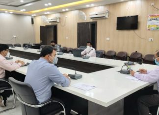 स्मार्ट सिटी के कार्यो की धीमी प्रगति पर कमिश्नर नाराज