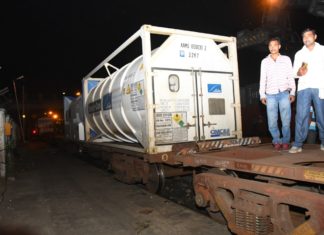 कानपुर पहुंची पांचवी ऑक्सीजन एक्सप्रेस