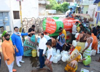 नि: शुल्क पेयजलापूर्ति हेतु दो और टैंकर जनता को समर्पित