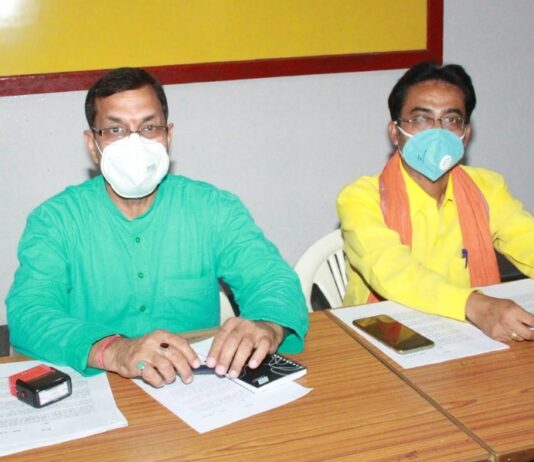 स्वामी विवेकानन्द स्कूल के सभी कक्षाओं के बच्चों की कई माह की फीस माफ