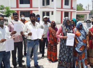 ज़मीन पर कब्जा को सरियों से हमला, बाइक लूटी