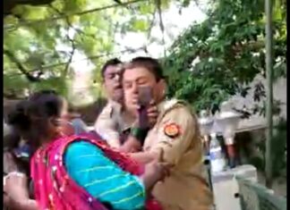 थाने में दरोगा ने महिला को मारा धक्का, सोशल मीडिया पर मचा धमाल