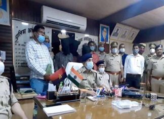 दो ट्रेनों के 3 शातिर लुटेरे हत्थे चढ़े, लूट का माल व नगदी बरामद