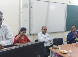 हिंदी भारत ही नहीं वरन विश्व की आधारभूत भाषा