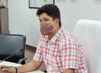 इलाज़ में लापरवाही से लड़के की कटी 4 उंगलियां