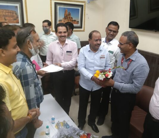 एनसीआरईएस ने जीएम को सौंपा ज्ञापन