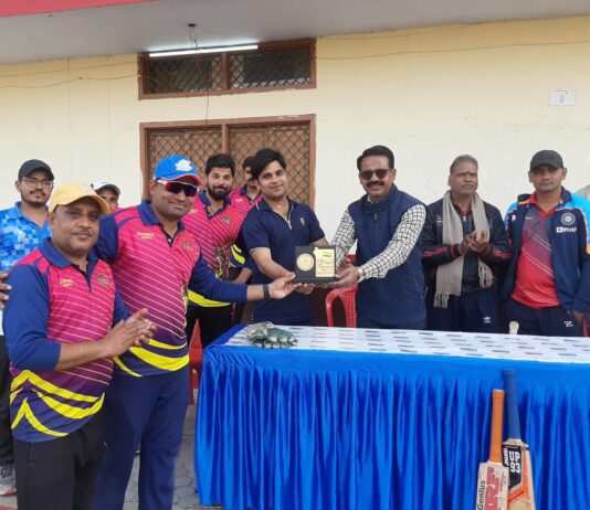 मऊरानीपुर चैंपियन का फाइनल में प्रवेश