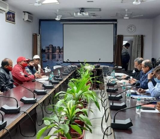 यूनियन नेताओं ने कर्मचारियों की पीड़ा बताई