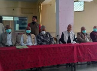 महारानी लक्ष्मीबाई इंटर कॉलेज की उपलब्धियां गिनाई