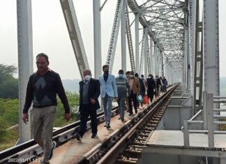जीएम उमरे द्वारा  ग्वालियर-उदिमोड़ खण्ड का निरीक्षण
