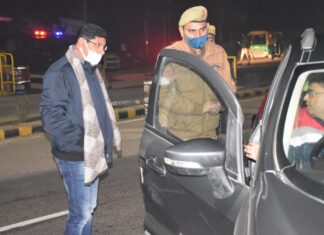 सघन चैकिंग के दौरान थाना नवाबाद पुलिस द्वारा 18 लाख रुपए बरामद