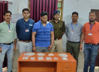 छत्तीसगढ़ एक्सप्रेस में पकड़ी साढ़े तीन किलो चांदी