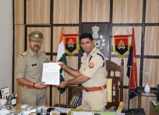 एसएसपी द्वारा उत्कृष्ट कार्य करने पर थानाध्यक्ष लह्चूरा अमर नाथ यादव सम्मानित