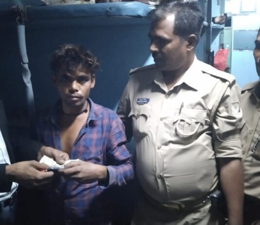 टीटीई ने ट्रेन में गरीब की खुशियां लौटाईं