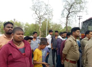 ट्रांसफार्मर फटा, आग को लेकर गिरे तेल ने किशोरी को जलाया