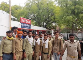 वैगन रिपेयर वर्कशॉप में मारपीट के विरोध में अप्रैंटिस का हंगामा