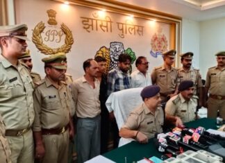 झांसी में मुंशी फ़ज़ल की हत्या की बोली दो लाख रुपए