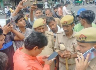 आरएसएस की पीएफआई से तुलना पर आक्रोश