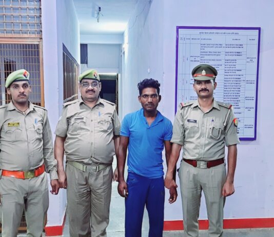 बबीना में बाइक सवार तमंचाधारी हत्थे चढ़ा, साथी भाग निकला