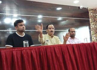 झांसी में हिन्दी को राष्ट्र भाषा का दर्जा प्रदान करने का प्रस्ताव पारित होगा : डॉ. शुक्ला