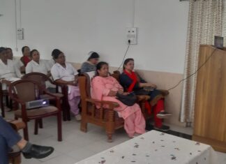 “मां का दूध बच्चों को अमृत”