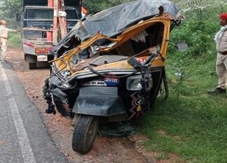 झांसी में बस की टक्कर से आटो सवार महिला की मौत