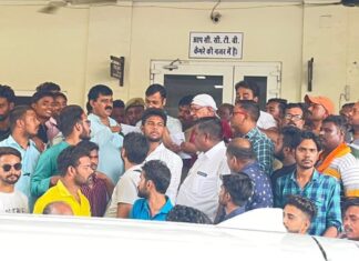 जिले में भव्यता व शांति से दुर्गा उत्सव की व्यवस्थाओं पर जोर