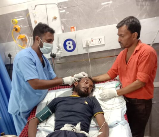 दौड़ती ट्रेन से गिर कर यात्री गंभीर घायल