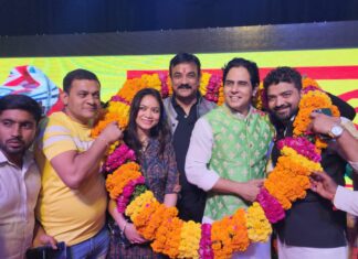 मिस इंडिया क्वीन साक्षी साहू व मिस्टर किंग पार्थ नरवरिया