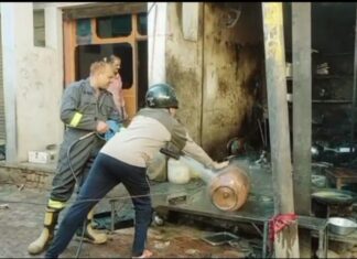 लीकेज से भड़के आग के शोले, सिलिंडर फटा