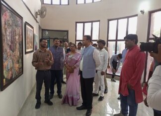झांसी में होगा चित्रकला प्रदर्शनी गृह का निर्माण, स्टेशन पर होगी पेंटिंग के विक्रय की व्यवस्था