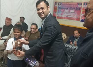 28 बोतलों पर घूमते मल्लखम्भ पर रोमांचक प्रदर्शन को सराहा