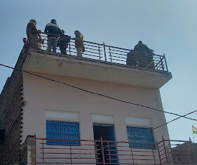 चोरों का धावा , लाखों की नगदी व आभूषण उड़ाए