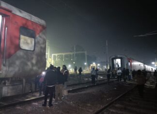 मुरैना- सिकरोदा खण्ड में तैलंगाना एक्सप्रेस दो भागों में विभाजित होने से अफरातफरी