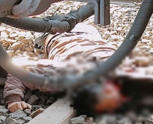 मालगाड़ी के नीचे आकर एसएसई ने दी जान