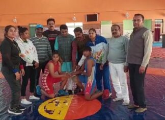 जूनियर बालिका कुश्ती प्रतियोगिता : अपने-अपने भार वर्ग में ज्योति, निधि, सलोनी, गुड्डी, वसुन्धरा, रचना फाईनल में