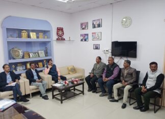 एनसीआरएमयू ने प्रिंसिपल चीफ पर्सनल ऑफिसर प्रयागराज को ज्ञापन सौंपा