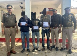 जीआरपी ललितपुर द्वारा ट्रेनों से उड़ाए 4 मोबाइल फोन सहित 3 शातिर गिरफ्तार