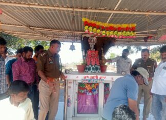 काशीराम कालोनी में मंदिर से कलश, घंटा व दान राशि चोरी