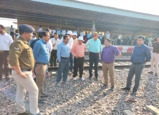 “अमृत भारत स्टेशन योजना” : डीआरएम द्वारा द्वारा ओरछा व टीकमगढ़ स्टेशनों का निरीक्षण