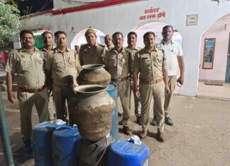 बछोनी के खेतों में दबिश, 410 लीटर कच्ची शराब बरामद