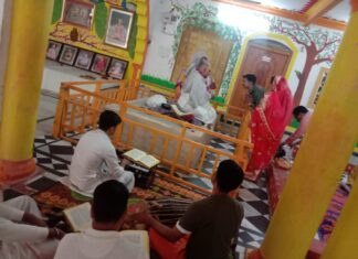 प्रथम लडैती गाइहों जाकौ श्रीवृंदावन धाम….पुनि रसिक रंगीलो गाइहों, जाकौ कुंजबिहारी नाम….