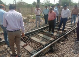 डीआरएम द्वारा दतिया तथा डबरा रेलवे स्टेशन का निरीक्षण